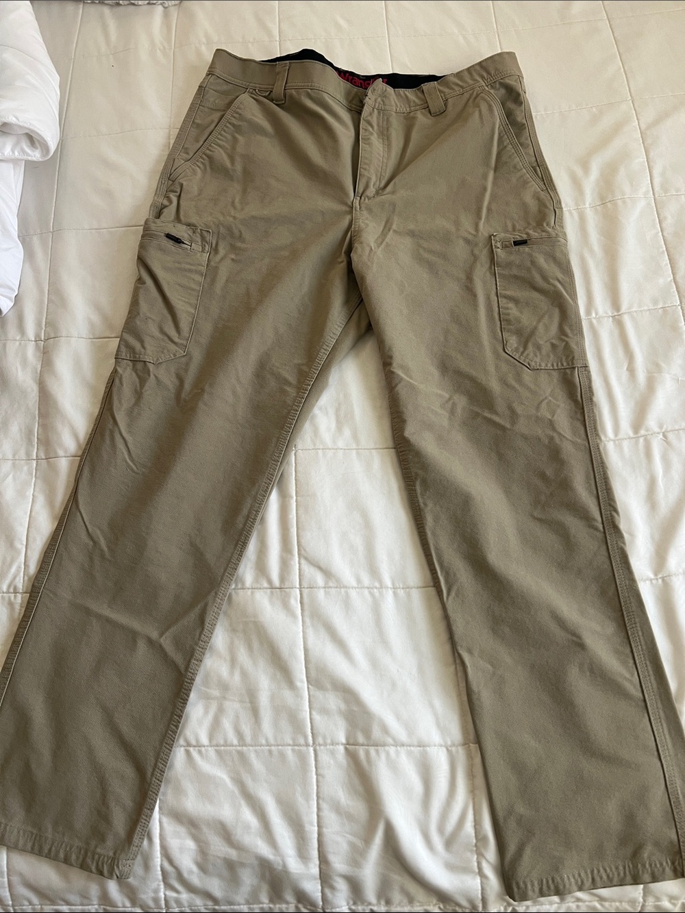 Wrangler Men's Cargo Pants in Khaki Green